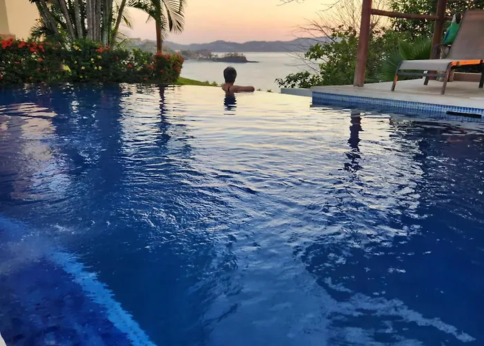 Stunning With Panoramic Beach, Ocean, And Mountain Views In Сasa de vacaciones