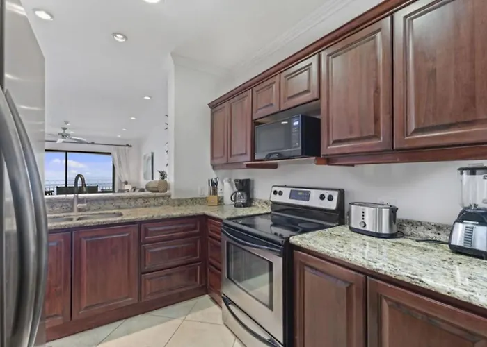 Сasa de vacaciones Stunning With Panoramic Beach, Ocean, And Mountain Views In *