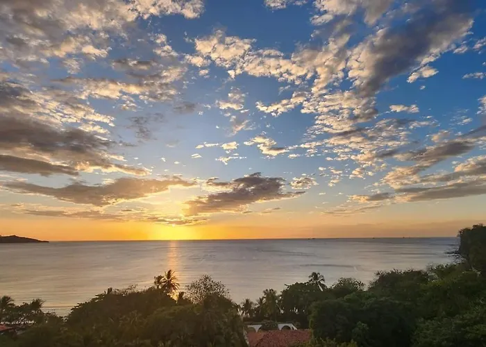 Stunning With Panoramic Beach, Ocean, And Mountain Views In Сasa de vacaciones *