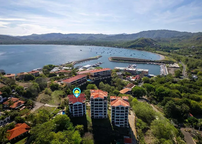 Stunning With Panoramic Beach, Ocean, And Mountain Views In Сasa de vacaciones